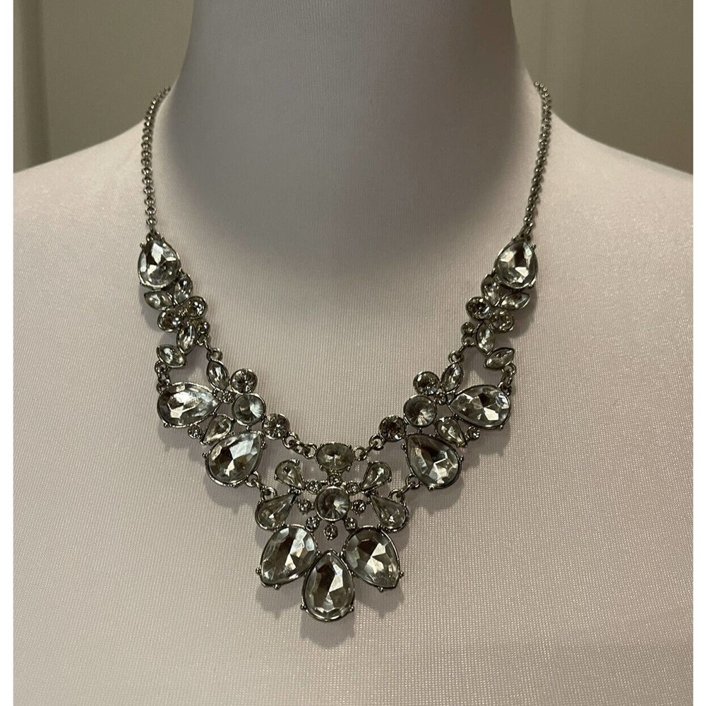 Jewelry Faux costume Necklace Sparkly Rhinestone 19 Inch Charming Charlies